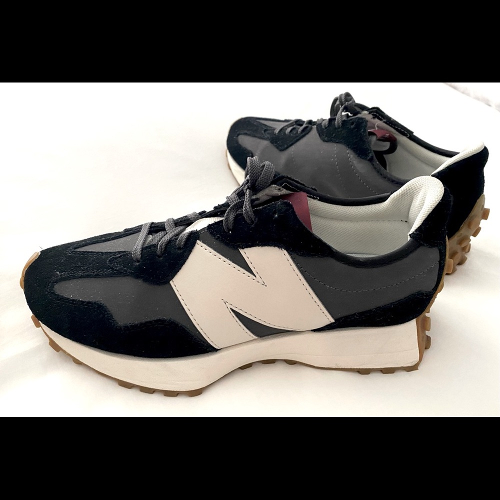 New Balance 327 lifestyle sneakers